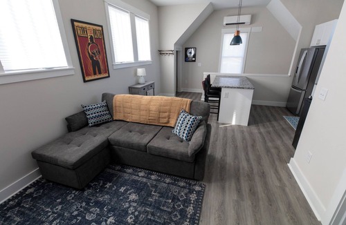 Belmont - Hillsboro House | Modern Loft in 12 South ~ Walk to Hot Spots
