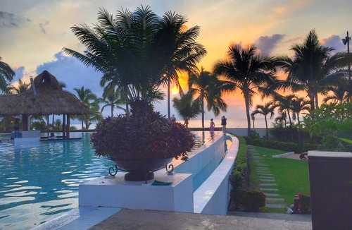 Emiliano Zapata Condo | Modern luxury just steps from the beach