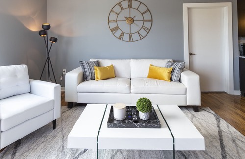 Newport Apartment | *Modern* Luxury Riverfront King Bed Apt Newport KY