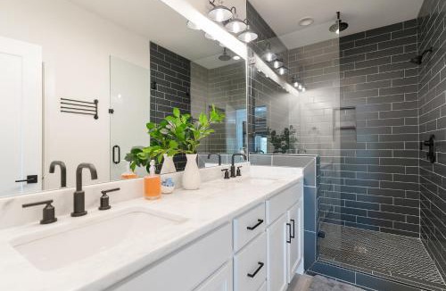 Hadley - Washington Apartment | Modern Music City Terrace Getaway
