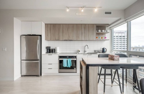 Flemingdon Park Apartment | Modern Sonic Way Condos