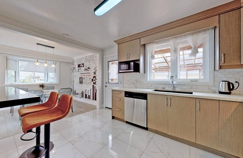 Newtonbrook House | Modern & Spacious 3BR Home