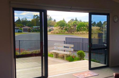 Manapouri House | Modern Spacious Manapouri Home