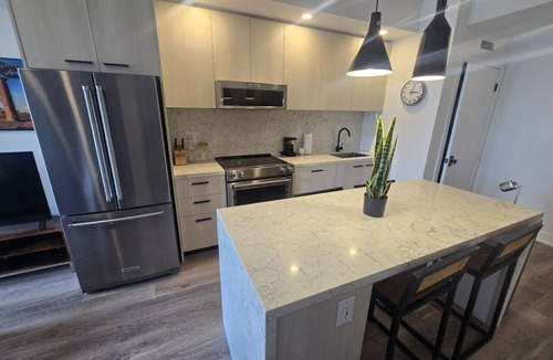 Downtown Toronto Apartment | Modern Two-Bedroom Apartment in Toronto | Elm Ledbury