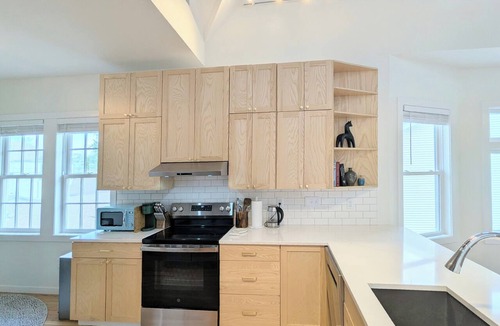 Summit - University Apartment | Modern Victorian Loft 4-bedroom duplex in Saint Paul's central Cathedral Hill