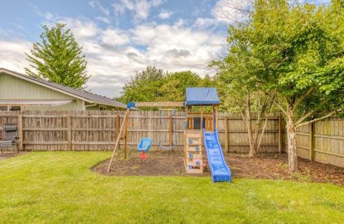 Monmouth House | Monmouth Family Retreat - Pet Friendly, Play Areas, Hot Tub, Game Room