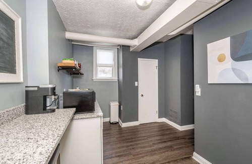 Newport Condo | Monmouth Loft 4
