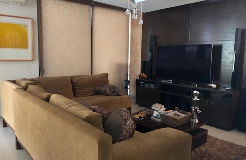 Montecarlo House | MONTEBELLO 315