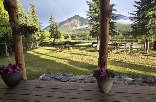 Buckinghorse River Cabin | Moose Cabin at Sikanni Ranch
