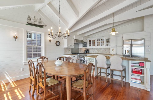 Edgartown House | Morse Lighthouse – Waterfront Estate in Edgartown