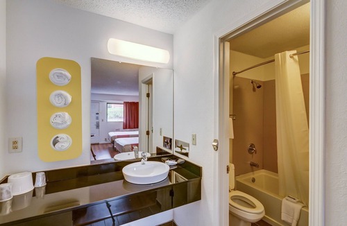 Berea Hotel | Motel 6 Berea, KY