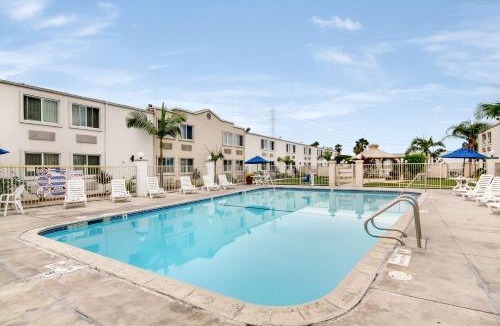 Harbor Hotel | Motel 6-Carson, CA