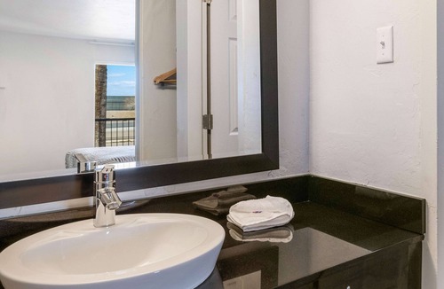 Downtown Tucson Hotel | Motel 6 Tucson, AZ