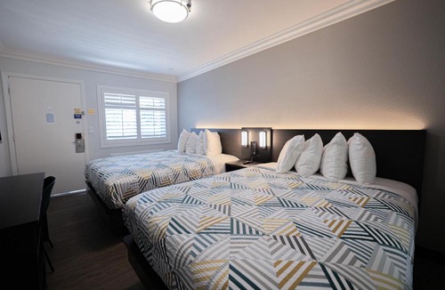 Tustin Hotel | Motel 6, Tustin, Orange County-CA
