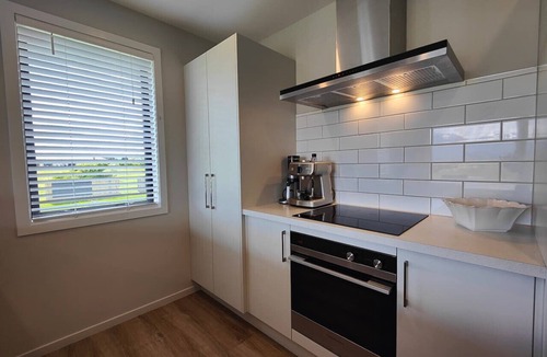 Te Anau House | Mountain View Getaway