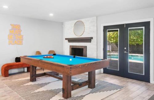 Sunburst Estates House | Movie Theater Heated Pool PuttPutt PoolTable Games