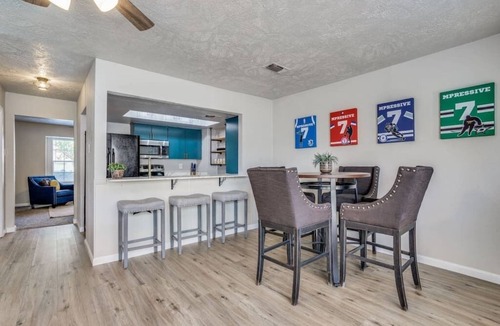 Grand Prairie Apartment | Mpressive Hideaway!