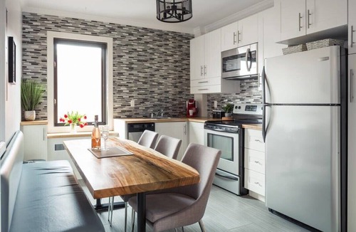 Plateau Mont Royal Apartment | MTLVR #04 | Urban Oasis, Sleeps 6, terrace