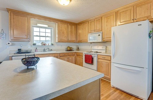 Unaka House | Murphy Home w/Mountain View: 15 Mi to Ocoee River