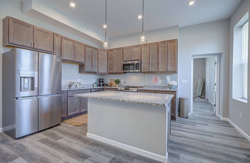 Roselawn Finance House | Musketeer Manor ~ 5 bedrooms & 4.5 baths off street parking & central location!