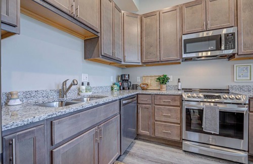Roselawn Finance House | Musketeer Manor ~ 5 bedrooms & 4.5 baths off street parking & central location!