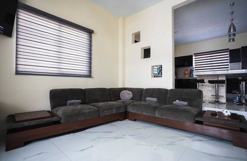 Atlatlahucan House | New Family-Friendly Poolside Escape