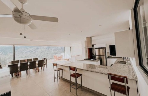 Chilpancingo de los Bravo Apartment | Spacious and exclusive apartment in Punta Diamante