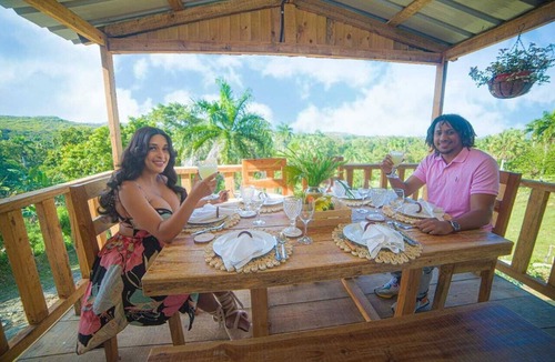 La Colorada House | Natural Retreat with Jacuzzi and Stunning Views in Vista al Valle