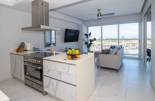 Isla Iguana Apartment | Nautico Condo, Nice Marina View, Rooftop Pool, Gym
