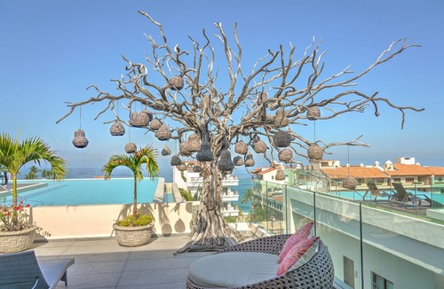 Emiliano Zapata Condo | Nayri Life & Spa 1034 Apt one block on the beach in Romantic Zone PV