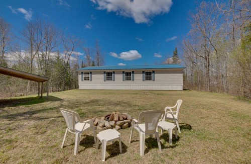 Albion House | Near Waterville Cozy Midcoast Vacation Rental!