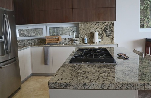 Conchas Chinas Apartment | Nestled on the Edge of the Bay