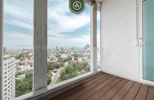 Hipodromo Condesa Apartment | New 2 BR Condo in Condesa - Pool - City Skyline