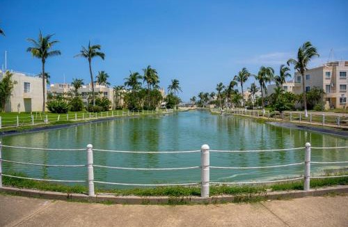 Puente del Mar Apartment | New Acapulco Retreat Garden Pool & Gym