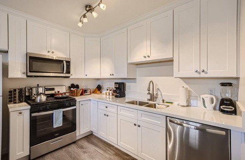North Valley House | NEW - Awesome 6BR - 15 Min To Beach