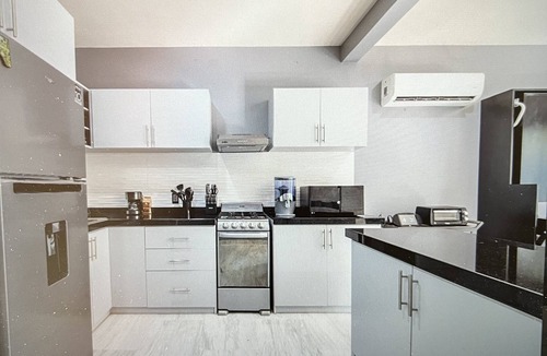 Bacocho House | New Build 10 min walk to the Turtle Release Beach -Pool - 2 mins to downtown