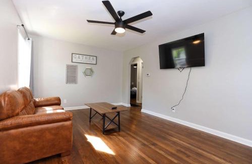 Roselawn Finance House | New Charloe Court 3 Bed Family House