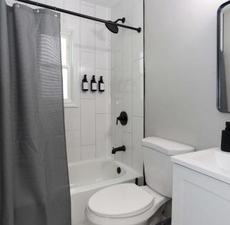 Roselawn Finance House | New Charloe Court 3 Bed Family House