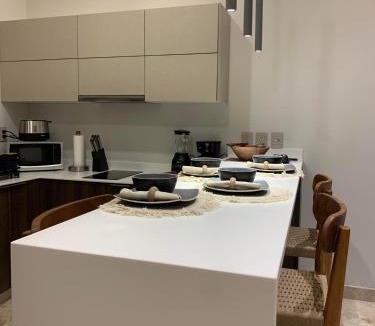 Zona Hotelera Apartment | New Condo in Premier Location