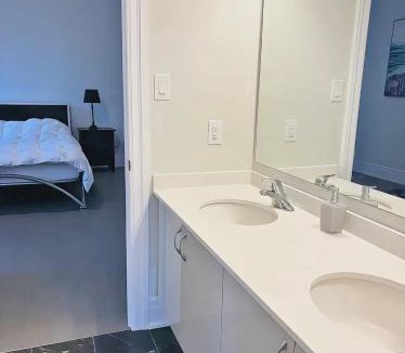 Innisfil House | New Connected Rooms with Shared Bathroom