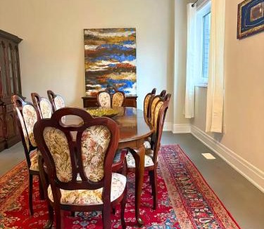 Innisfil House | New Connected Rooms with Shared Bathroom