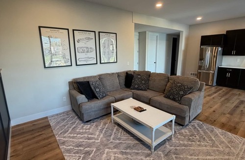 Williamstown House | NEW! Lakefront Getaway - Stunning Views - 7 Miles from The Ark