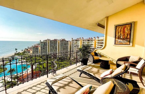 Marina Vallarta Condo | New Listing - Beachfront Luxury Penthouse BVG