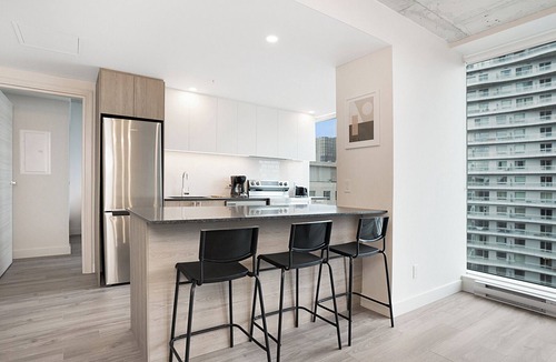 Quartier des Spectacles Apartment | New Luxury Unit in Heart of MTL 903 | Metro access