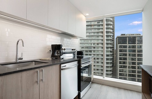 Quartier des Spectacles Apartment | New Luxury Unit in Heart of MTL 903 | Metro access