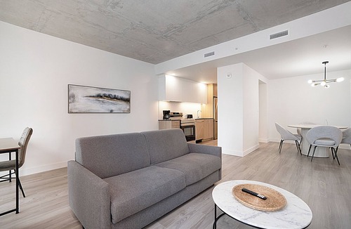 Quartier des Spectacles Apartment | New Luxury Unit in Heart of MTL 801 | Metro access