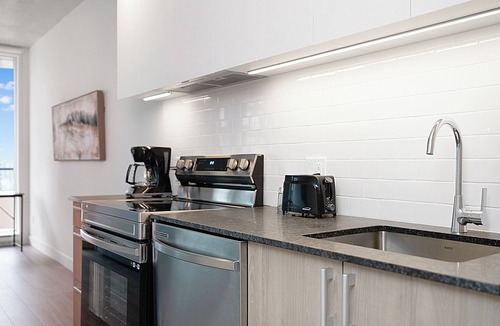 Quartier des Spectacles Apartment | New Luxury Unit in Heart of MTL 801 | Metro access