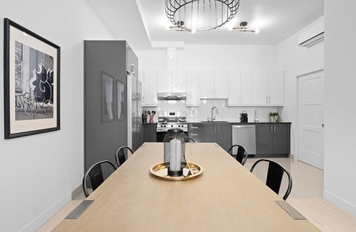 La Petite-Patrie Apartment | New Modern 2bdr Apartment in Little Italy