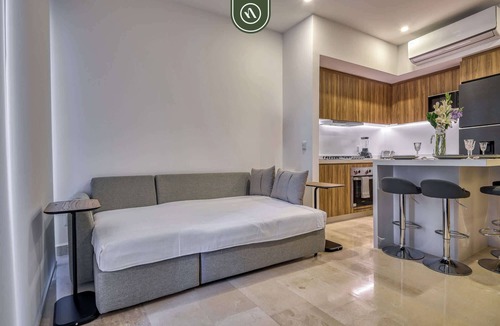 Lazaro Cardenas Apartment | New Oceanfront 1 BR Condo - Gym - Beach - Pool