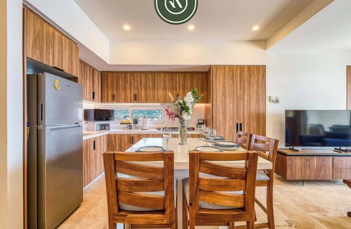 Las Glorias Apartment | New Oceanview Condo with Beach - Pools - Gym